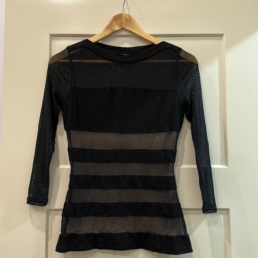 Guess 3/4 sleeve black top